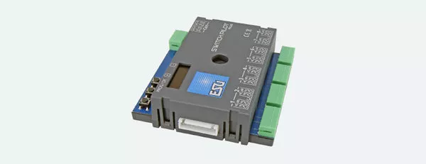 51831 - SwitchPilot 3 Plus, 8x accessory decoder, DCC/MM, OLED, updatable