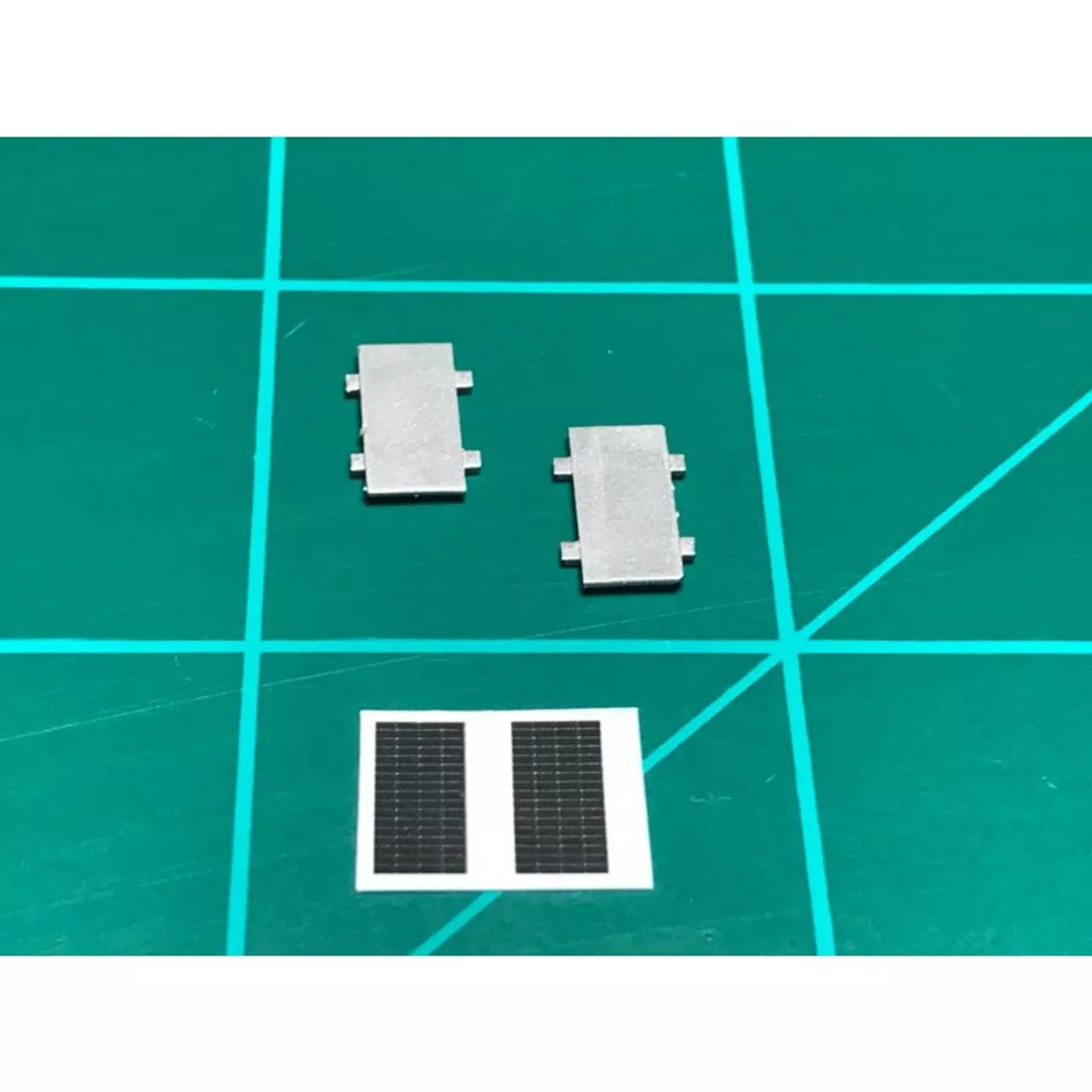 MACRail 803 – MOW Car Solar Panel (CSXT Version Side Mount) – HO Scale Kit