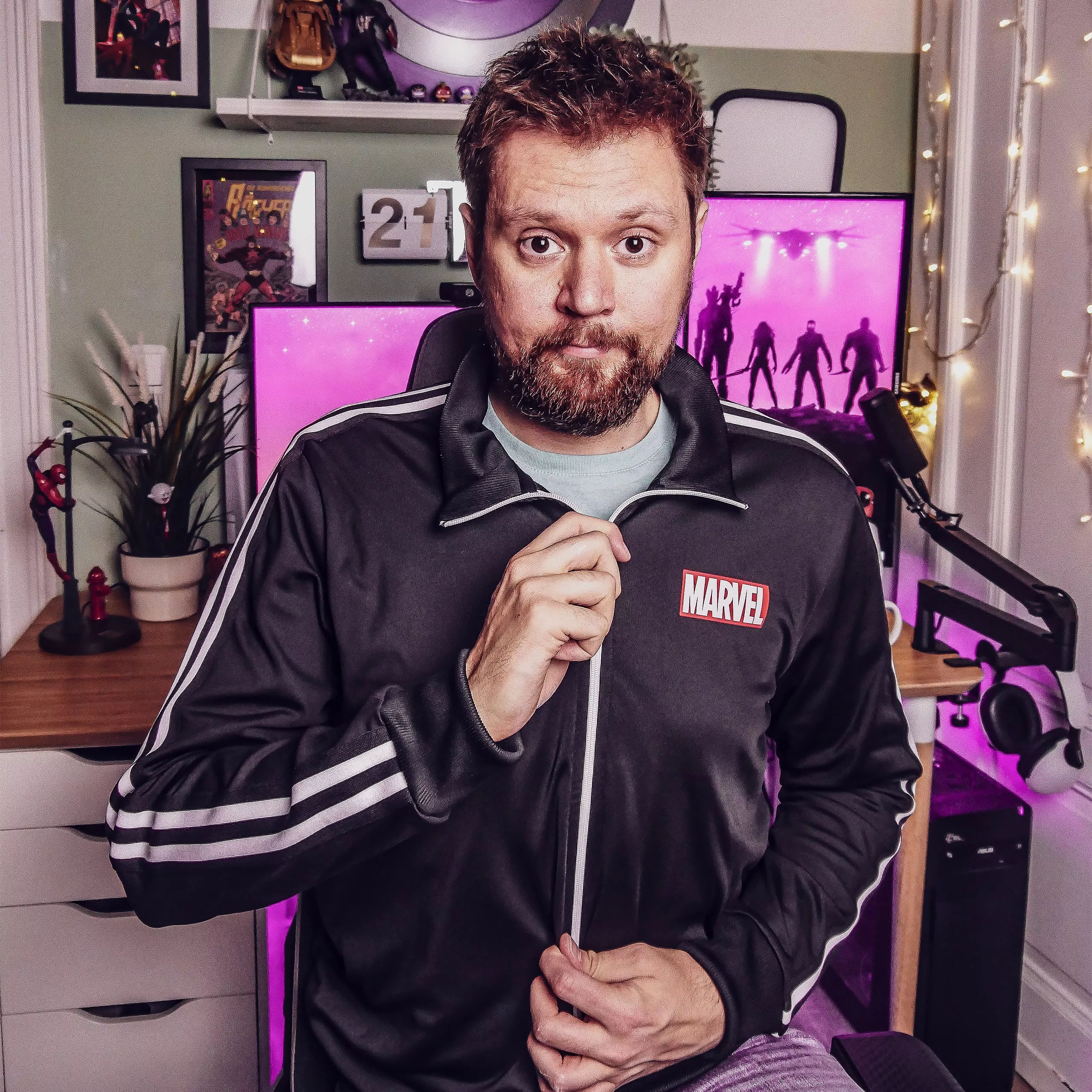 Marvel - Logo Tracksuit Black