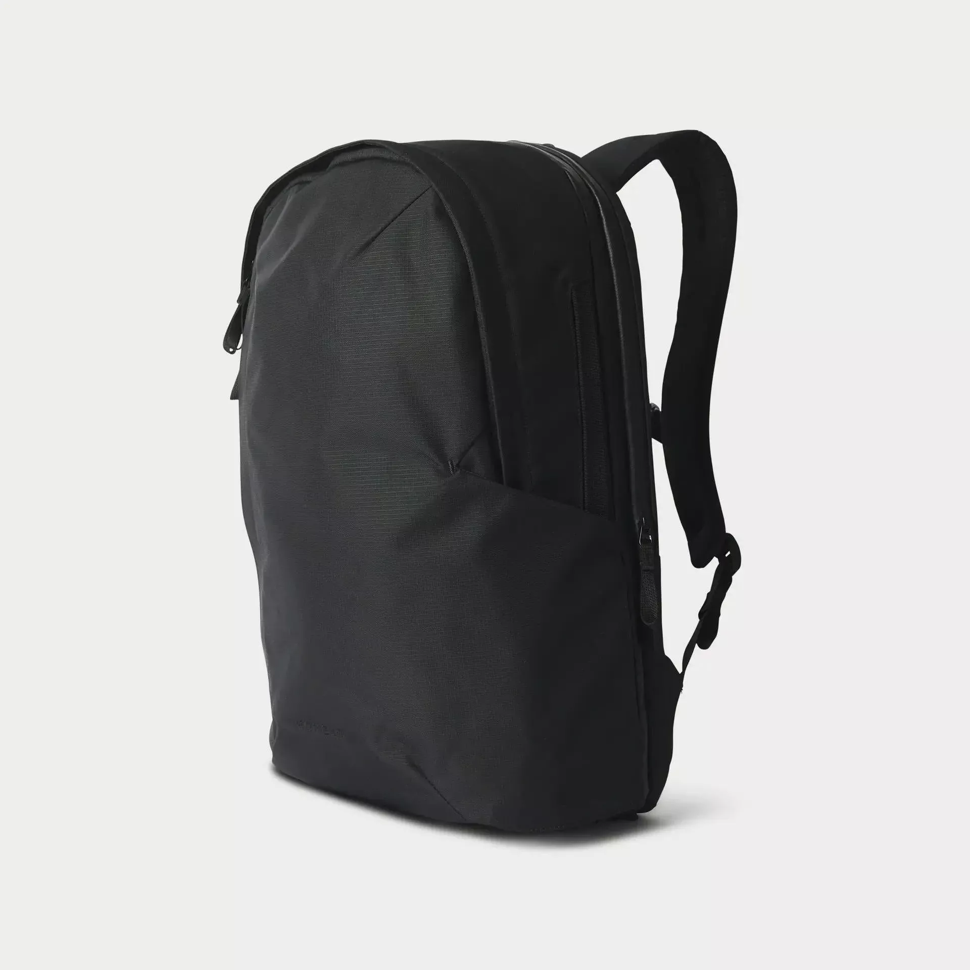 Moment Everything Travel Pack - 28L